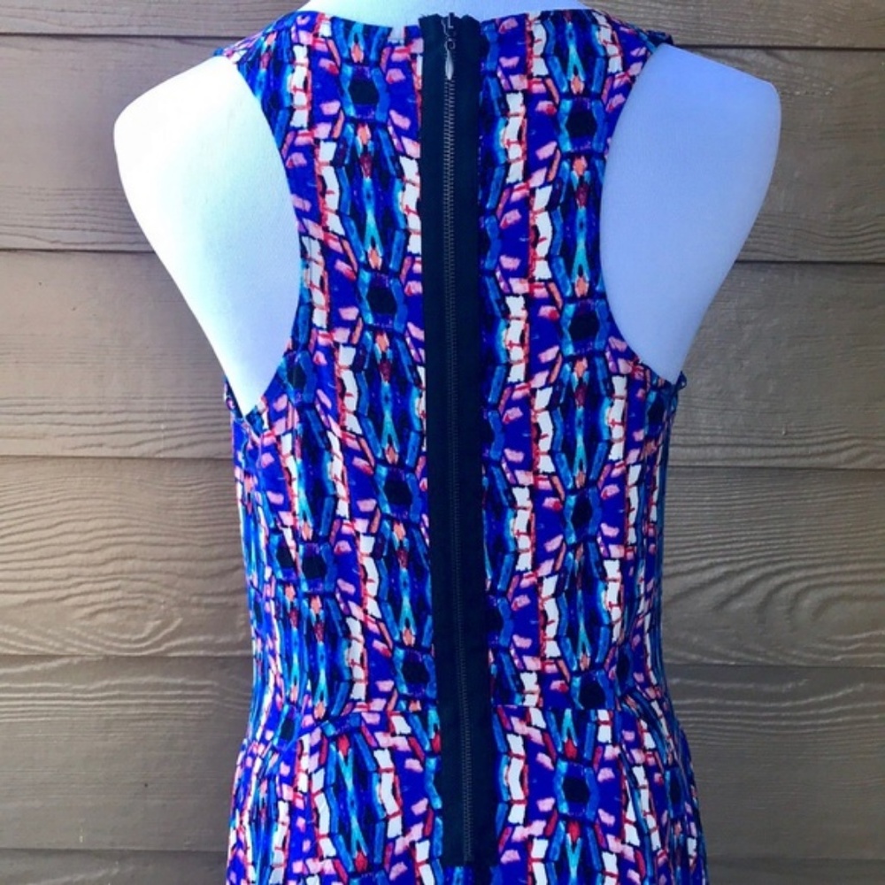 Racerback Dress Colorful Pattern NWOT Rounded Hem - Picture 4 of 8
